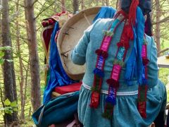 Schamanin mit Trommel